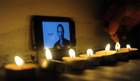 Jobs qua đời vào ngày 5/10/2011.