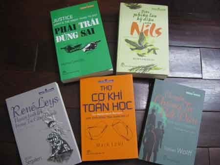 5 cuốn trong tủ sách “Cánh cửa mở rộng” được bạn đọc đặt mua từ tháng 8. ảnh: T.H