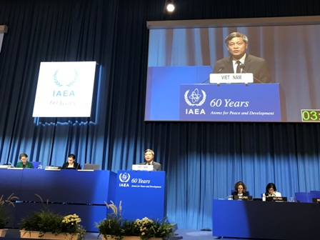 Thứ trưởng Phạm Công Tạc phát biểu tại Đại Hội đồng ngành năng lượng nguyên tử ngày 19/9/2017