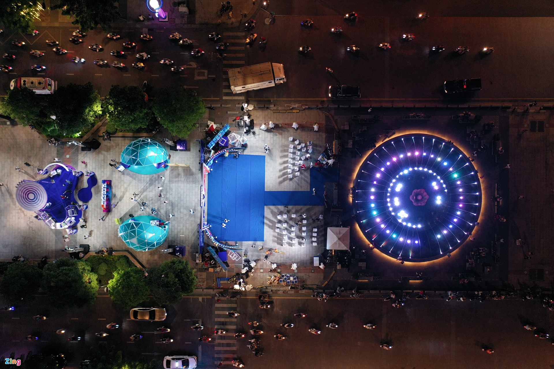 Trai nghiem sach so tai pho di bo anh 2