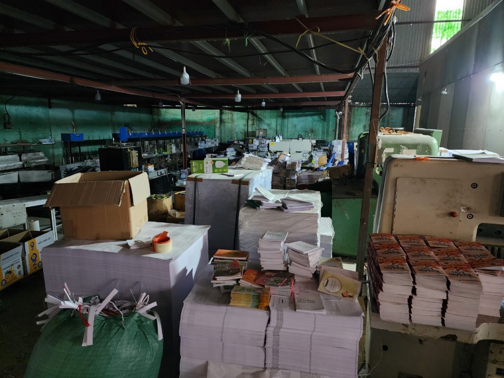 Hà Nội: Thủ đoạn tinh vi của các đối tượng tổ chức in ấn để đưa ra thị trường 100 tấn sách giả