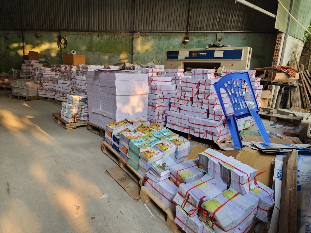 Hà Nội: Thủ đoạn tinh vi của các đối tượng tổ chức in ấn để đưa ra thị trường 100 tấn sách giả