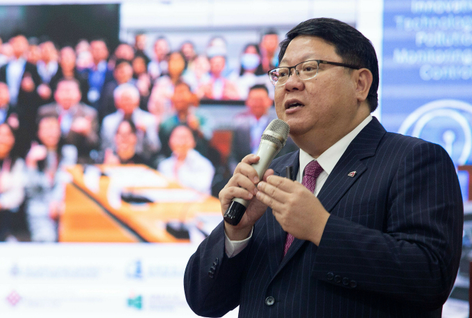 GS Kenneth Leung trình bày tham luận tại hội thảo. Ảnh: NQ