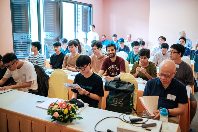 Nhiều giáo sư đầu ngành vật lý neutrino đến Việt Nam giảng về hạt ma quái - 2