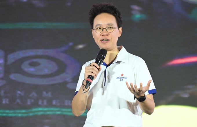 Bà Đặng Huỳnh Mai Anh - Giám đốc Dữ liệu & Phân tích Heineken Việt Nam Khai mạc Ngày hội trí tuệ nhân tạo Việt Nam 2024. Ảnh: Giang Huy