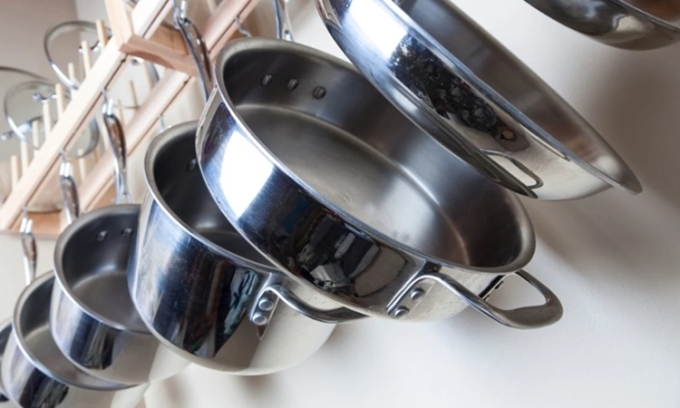 Thép không gỉ có nhiều ứng dụng trong ngành thực phẩm, y tế và nhiều lĩnh vực khác. Ảnh: Wordpress