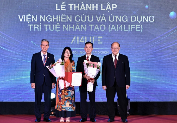 Ban lãnh đạo. Ảnh: HUST