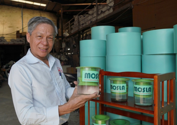 Bẫy muỗi của ông Nguyễn Văn Khỏe sáng chế. Ảnh: Công Khang