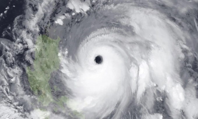 Bão Doksuri ập vào Philippines tháng 7/2023. Ảnh: NASA