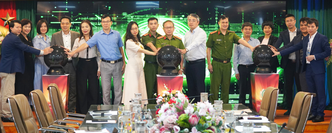 Lễ ra mắt Cổng ký số tập trung trên nền tảng ứng dụng định danh và xác thực điện tử VNeID, ngày 22/5/2025 tại Bộ Công an. Ảnh: Lưu Quý