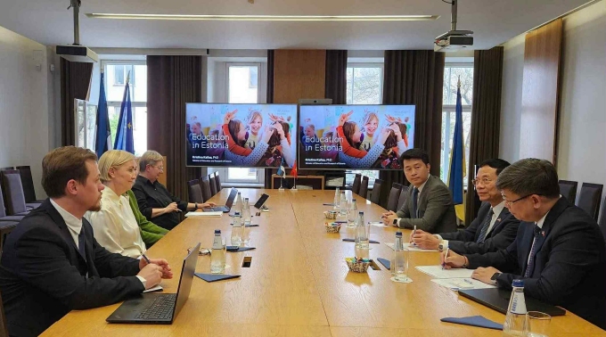 Bộ trưởng Nguyễn Mạnh Hùng và Bộ trưởng Kristina Kallas tại buổi làm việc. Ảnh: HTQT