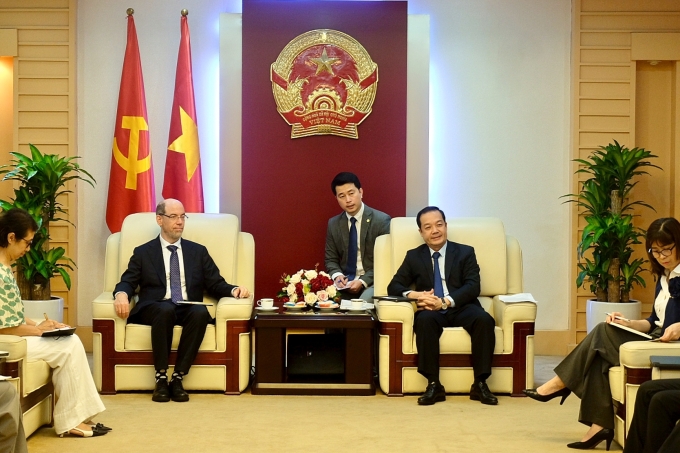 Thứ trưởng Khoa học và Công nghệ Phạm Đức Long tiếp đoàn công tác Google do Phó Chủ tịch Doron Avni dẫn đầu. Ảnh: Trọng Đạt