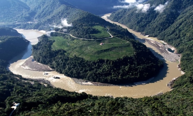 Đập thủy điện mới sẽ khai thác sức mạnh của sông Nhã Lỗ Tạng Bố. Ảnh: China News