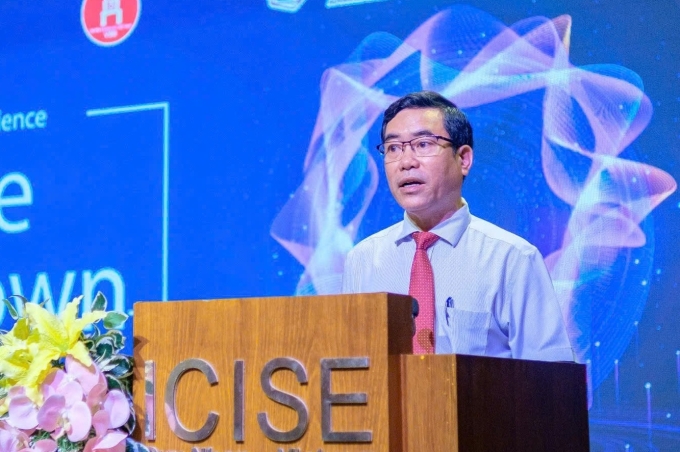 Tiến sĩ Nguyễn Hữu Hà, Phó giám đốc Sở Khoa học và Công nghệ tỉnh Gia Lai, phát biểu tại khóa học. Ảnh: ICISE